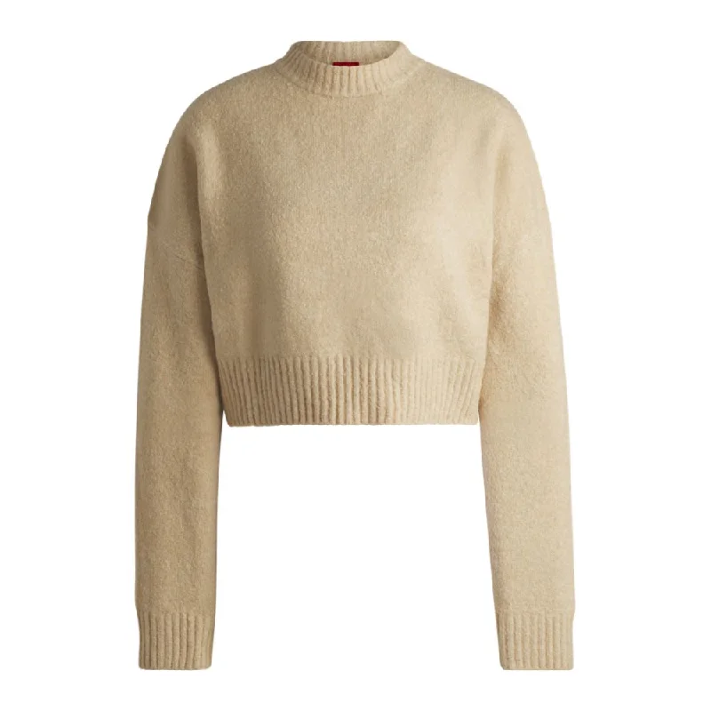 Breezy Style Relaxed-fit sweater with stacked logo