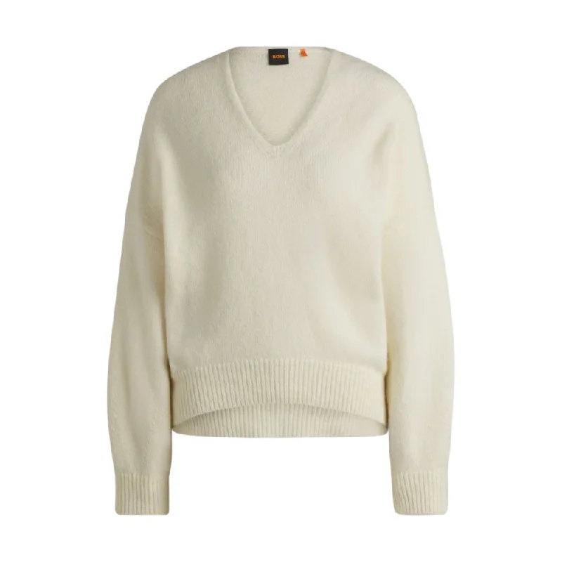 Trendy Traveler Relaxed-fit sweater with V neckline