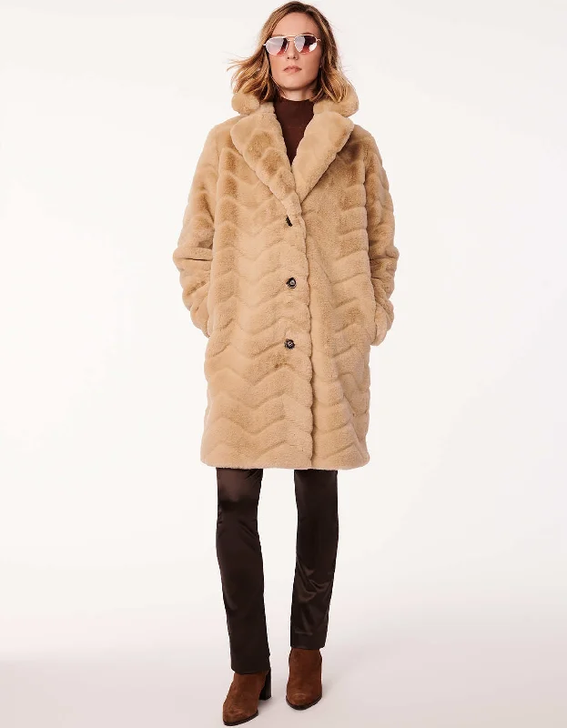 Noble Temperament Zigzag Vegan Fur Coat
