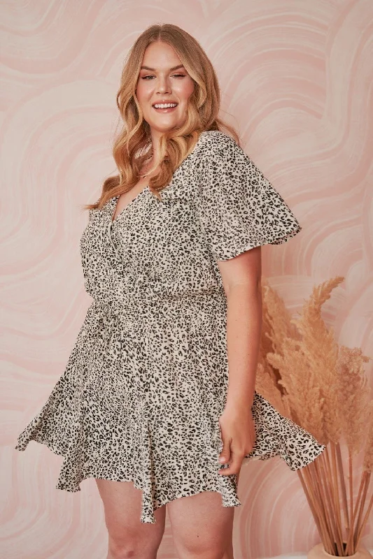 Personalized Wear Babygirl Leopard Print Drawstring Romper Curve