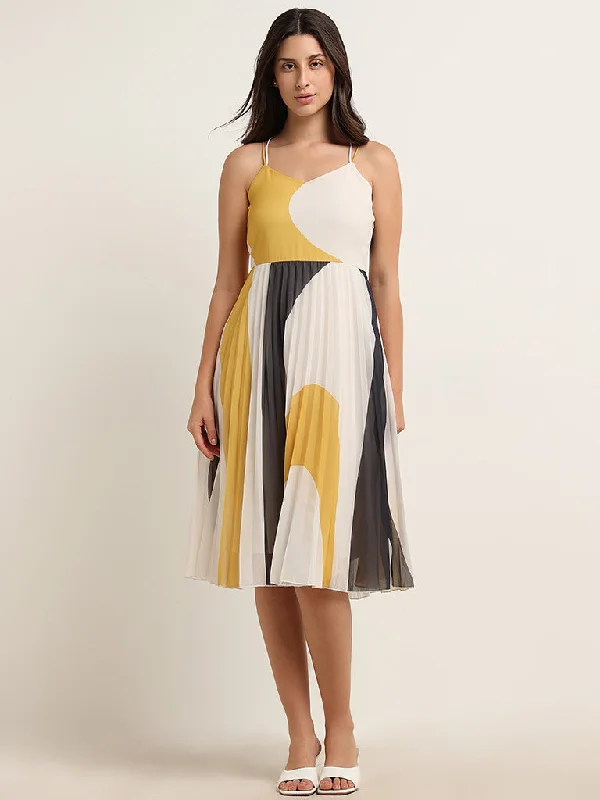 Fashionable Items Wardrobe Yellow Accordion Pleated A-Line Dress