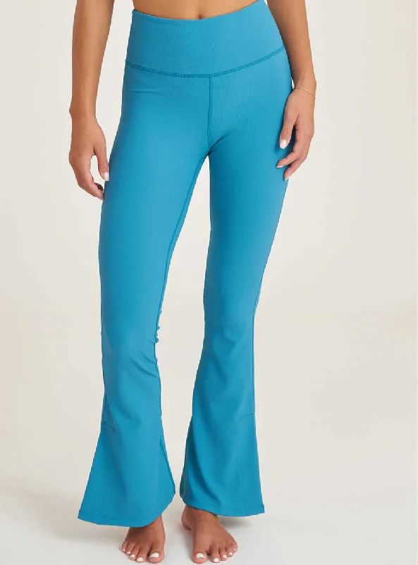 Fresh And Simple Thrive Société Women's Side Slit Flare Leggings - Caribbean Blue