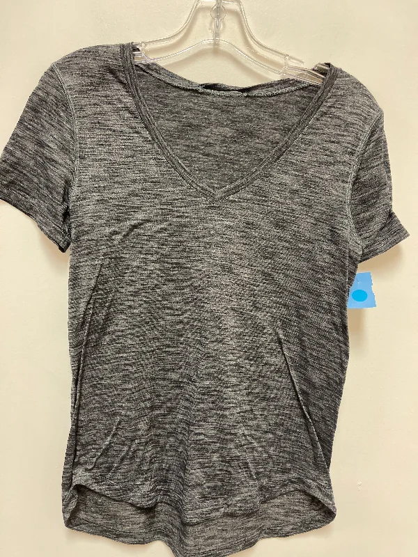 Versatile Casuals Athletic Top Short Sleeve By Lululemon In Grey, Size: S