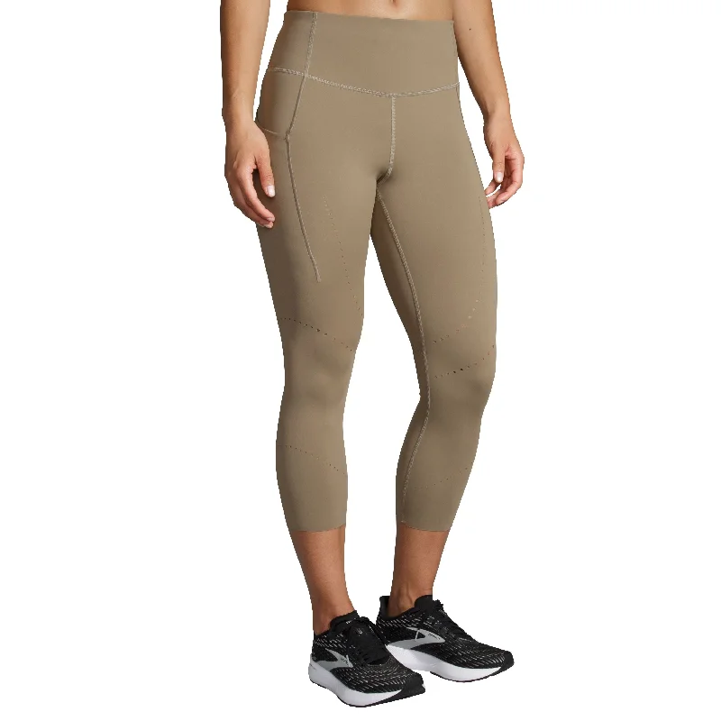 Age-reducing Style Brooks Women's Method 3/4 Tight