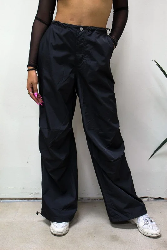 Urban Comfort Parachute Pants - Black