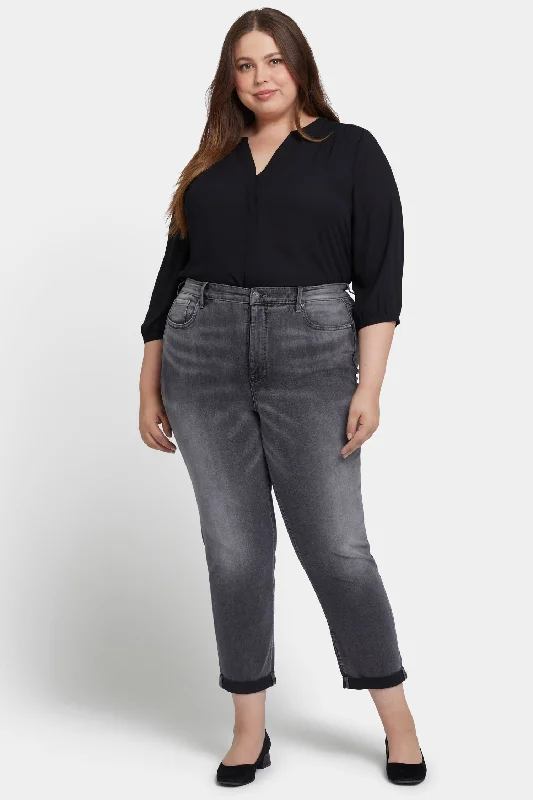 Simple Style Margot Girlfriend Pants In Plus Size - Nellie