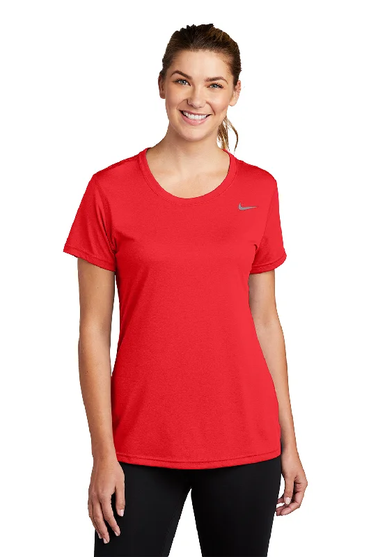 Sports Design Nike Womens Team rLegend Dri-Fit Moisture Wicking Short Sleeve Crewneck T-Shirt - University Red Sports Design Nike Womens Team rLegend Dri-Fit Moisture Wicking Short Sleeve Crewneck T-Shirt - University Red