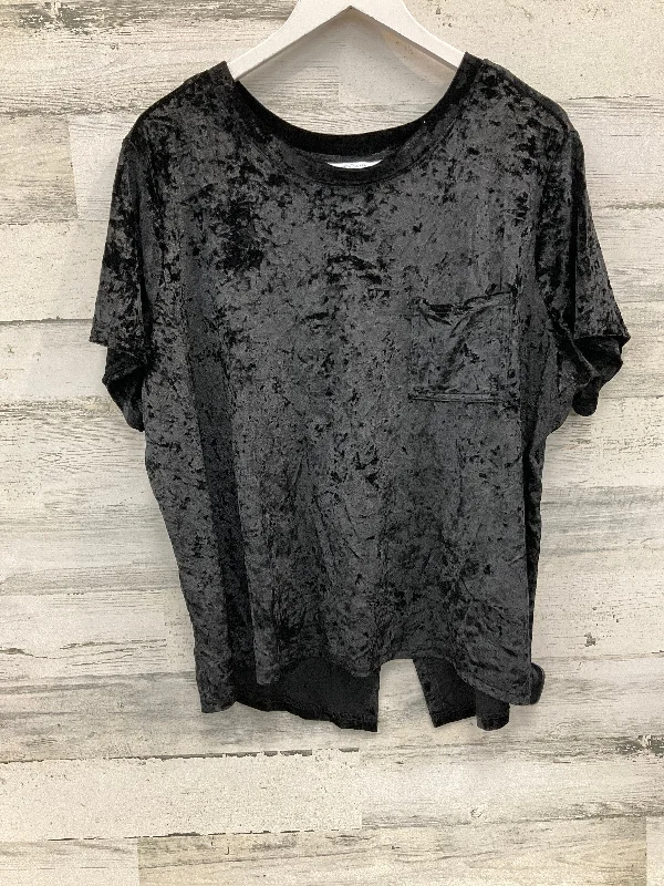 Personalized Wear Top Short Sleeve By Boutique + In Black, Size: 1x