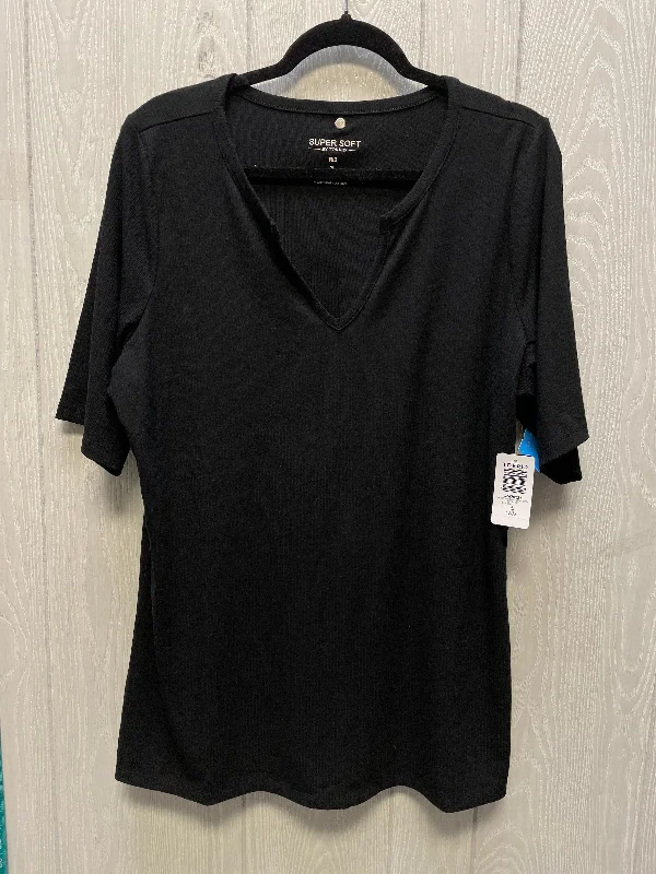 Warm Chic Top Short Sleeve By Torrid In Black, Size: 3x