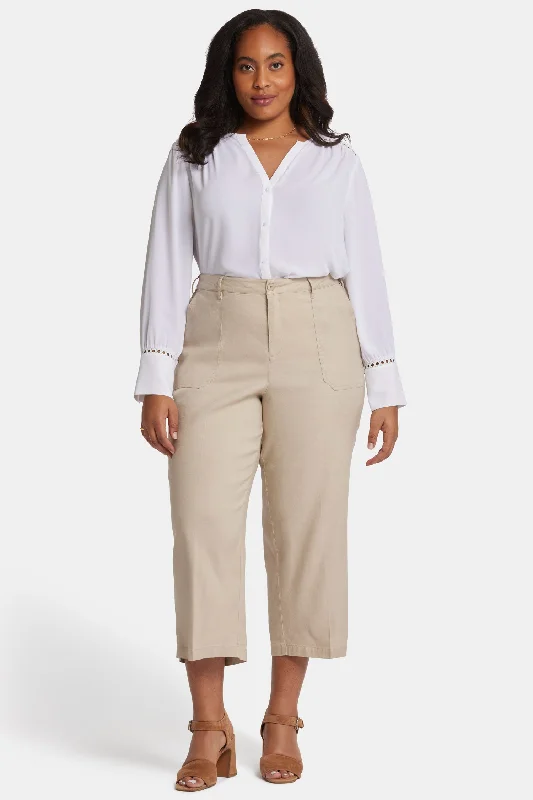 Casual Fit Wide Leg Cargo Capri Pants In Plus Size - Feather
