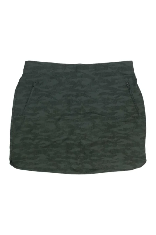 Cozy Look Embossed Pull On Travel Skort
